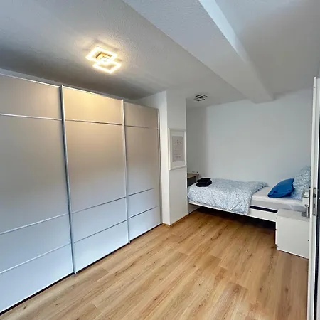 & Monteurwohnungen 2 Apartment
